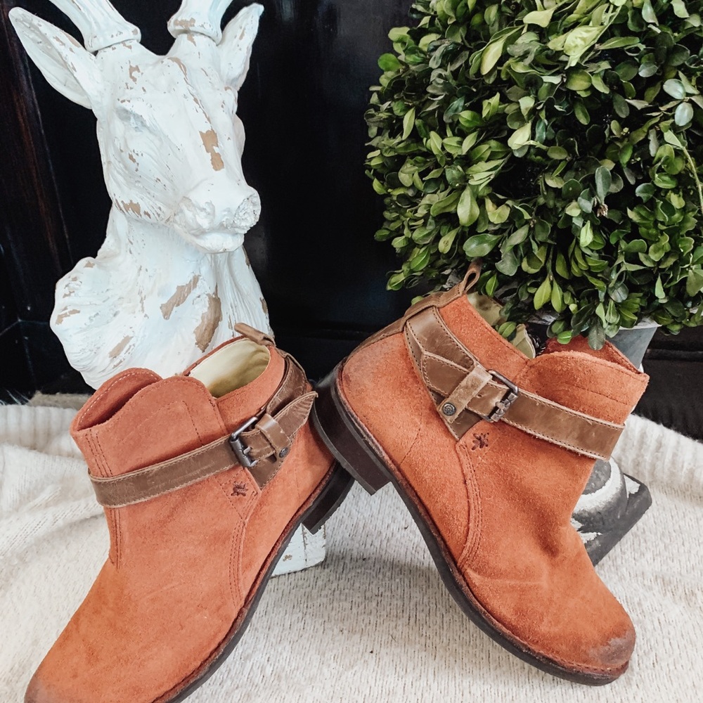 Bussola booties...NEVER WORN